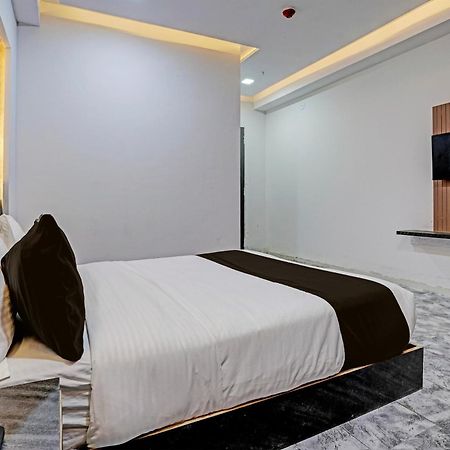 Hotel O Star Galaxy Surat Exterior photo