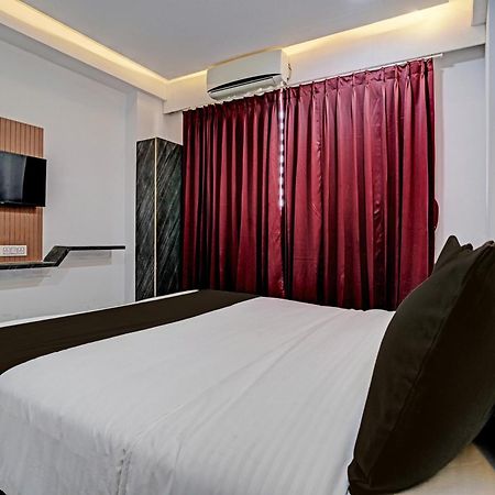 Hotel O Star Galaxy Surat Exterior photo
